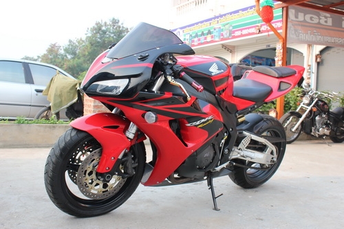 ขาย HONDA CBR1000RR ปี2006 สภาพเยี่ยมๆ  กุญแจชิบ3ดอก