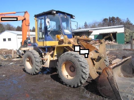 ขายรถตัก KOMATSU  WA100-1 สภาพสวย นำเข้าจากนอก 100\% ไม่มีการใช้งานในไทยแน่นอนค่ะ สนใจติดต่อเจี๊ยบได้เลยค่ะโทร 087-33102548ค่ะ