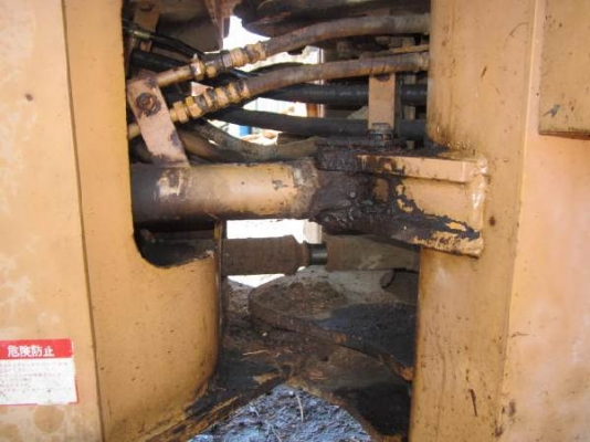 ขายรถตัก KOMATSU  WA100-1 สภาพสวย นำเข้าจากนอก 100\% ไม่มีการใช้งานในไทยแน่นอนค่ะ สนใจติดต่อเจี๊ยบได้เลยค่ะโทร 087-33102548ค่ะ