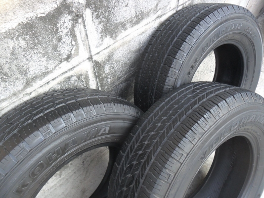 ยาง YOKOHAMA 215/70R15 ปี09 สวยๆ 3 เส้น