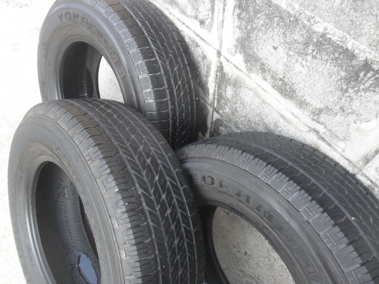 ยาง YOKOHAMA 215/70R15 ปี09 สวยๆ 3 เส้น