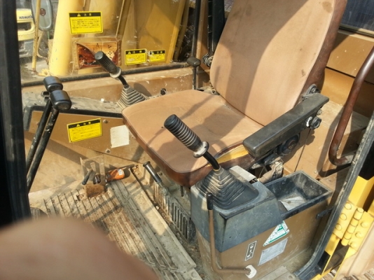 รถขุดดิน E120B รถนอกสภาพสวย แผ่นใหญ่ ยังไม่เคยใช้งานในไทย  โทร.081-373-0559