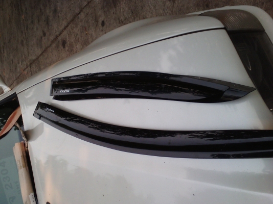 ขายคิ้วประตู honda ซีวิก 3000 บาท สภาพ90เปอร์เซนต์