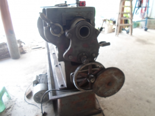 เครื่องกลึง 6 ฟุต คอลึก 15 นิ้ว สำหรับงานหนัก 65,000 ด่วน !!!!!!!! เครื่องกลึง 6 ฟุต คอลึก 15 นิ้ว สำหรับงานหนัก 65,000 ด่วน !!!!!!!!