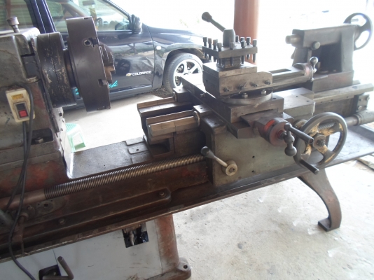 เครื่องกลึง 6 ฟุต คอลึก 15 นิ้ว สำหรับงานหนัก 65,000 ด่วน !!!!!!!! เครื่องกลึง 6 ฟุต คอลึก 15 นิ้ว สำหรับงานหนัก 65,000 ด่วน !!!!!!!!