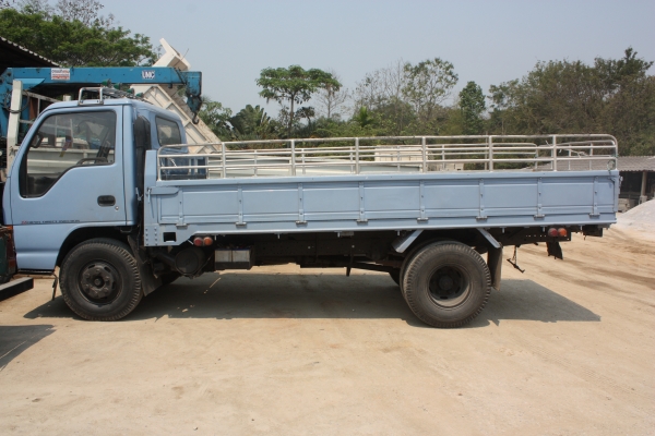 isuzu npr รถห้างเครื่อง 130 แรง