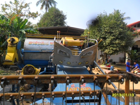 ขายรถเกี่ยวข้าวอุ้ม เครื่องHO7Dราคา450000บาท