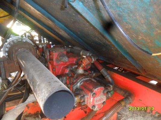 ขายรถเกี่ยวข้าวอุ้ม เครื่องHO7Dราคา450000บาท