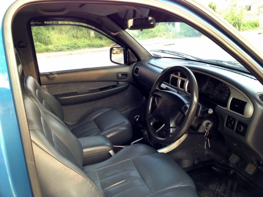 ขายรถกระบะ4ประตู FORD RANGER เครื่อง2500 เกียร์โฟปกติ ช่วงล่างไม่ผุ เครื่องเดิมๆ พ.พาวเวอร์ ปี2000