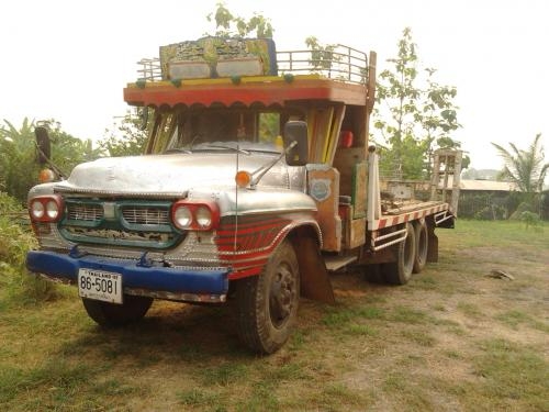 ขายด่วน.... รถเกี่ยวข้าวพร้อมรถลากเทลเลอร์ ขายด่วน.... รถเกี่ยวข้าวพร้อมรถลากเทลเลอร์