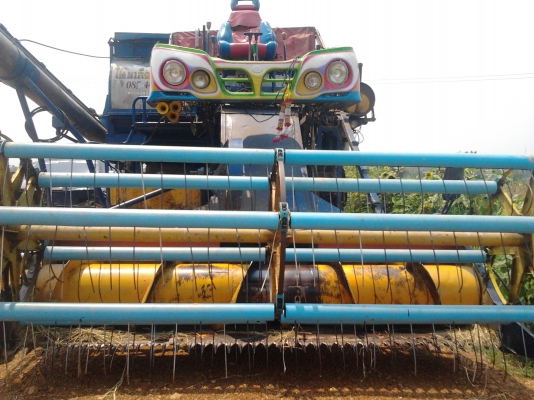 ขายด่วน.... รถเกี่ยวข้าวพร้อมรถลากเทลเลอร์ ขายด่วน.... รถเกี่ยวข้าวพร้อมรถลากเทลเลอร์