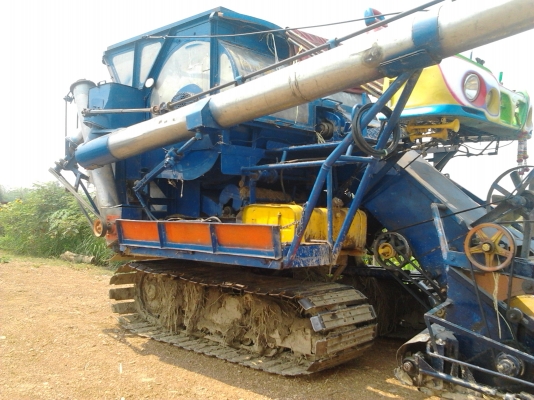 ขายด่วน.... รถเกี่ยวข้าวพร้อมรถลากเทลเลอร์ ขายด่วน.... รถเกี่ยวข้าวพร้อมรถลากเทลเลอร์