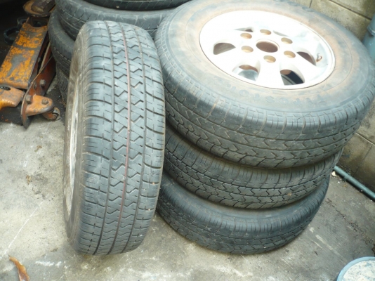 ล้อยางพร้อมเเม็กซ์ Nissan big-m BD25 ล้อยางพร้อมเเม็กซ์ Nissan big-m BD25