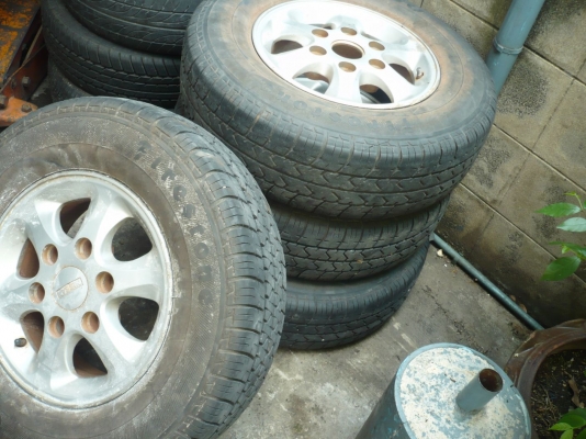 ล้อยางพร้อมเเม็กซ์ Nissan big-m BD25 ล้อยางพร้อมเเม็กซ์ Nissan big-m BD25