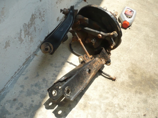 ดุมล้อ Nissan big-m BD25 ข้างละ 1,500