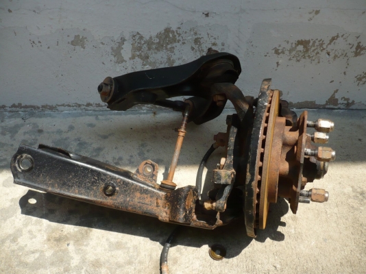 ดุมล้อ Nissan big-m BD25 ข้างละ 1,500