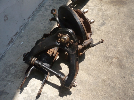 ดุมล้อ Nissan big-m BD25 ข้างละ 1,500