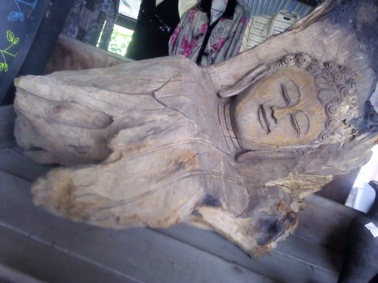 ไม้สักแกะสลัก