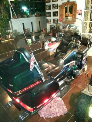 ขายโกวิง 1500 inv.ของแต่งครบ วิ่งทางไกลสบายครับ