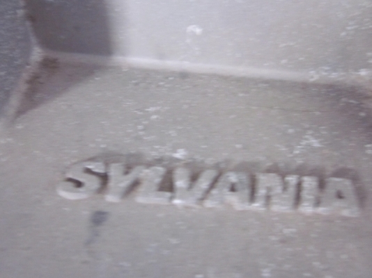 โคมไฟ SYLVANIA พร้อมหลอดไฟ PHILIPS จำนวน 6 ดวง = 11,500 บาท พร้อมใช้งาน