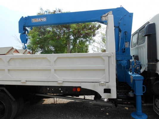 รถ 6 ล้อ HINO ติดเครน