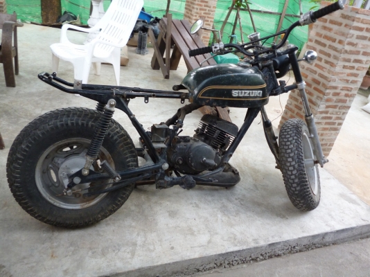 ขาย suzuki van van 200 เก่า ไม่มีทะเบียน สภาพต้องซ่อม เครื่องts125 ขาดขาดชุดไฟ
