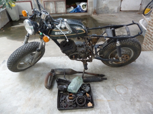 ขาย suzuki van van 200 เก่า ไม่มีทะเบียน สภาพต้องซ่อม เครื่องts125 ขาดขาดชุดไฟ