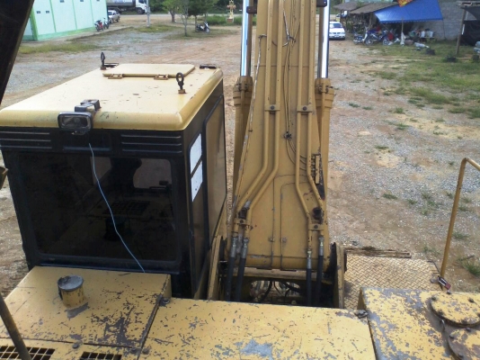 ขายด่วน..รถแบคโฮ CAT E200 B มี บูม อาร์ม สวย ไม่มีปะ รถสวย ทรงดี พร้อมใช้งาน ระบบดี แรงขุดดี ทำงานไว ประหยัดน้ำมัน สุดคุ้ม .