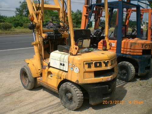 รถตักเล็ก ราคาถูกเก่านอก