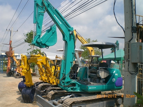 KOMATSU PC40