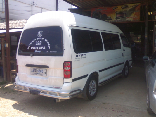 ขายรถตู้หลังคาสูงเครื่อง2800 ปี95สภาพสวยๆพร้อมใช้