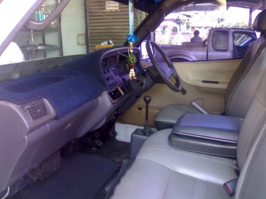 ขายรถตู้หลังคาสูงเครื่อง2800 ปี95สภาพสวยๆพร้อมใช้