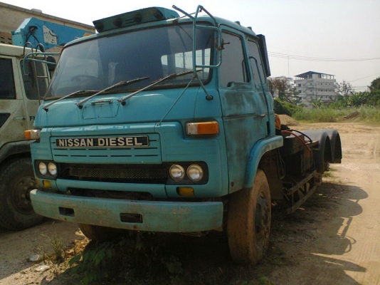 ขายหัวลาก NISSAN UD50  สภาพสวยพร้อมใช้ ติดต่อได้ที่คุณอ๊อฟ พิจิตร 086-737-9991