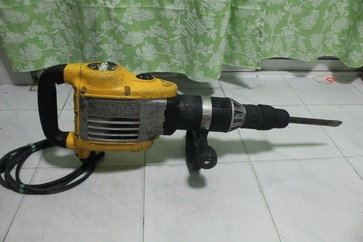 เครื่องสกัดคอนกรีต DEWALT รุ่น D25900K 1500w สภาพดีพร้อมใช้ครับ เครื่องสกัดคอนกรีต DEWALT รุ่น D25900K 1500w สภาพดีพร้อมใช้ครับ