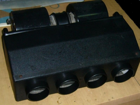 ขายตู้แอร์ 4 ช่อง ใช้งานได้ปกติ พร้อมรังผึ้งด้านในมีสายไฟครับ