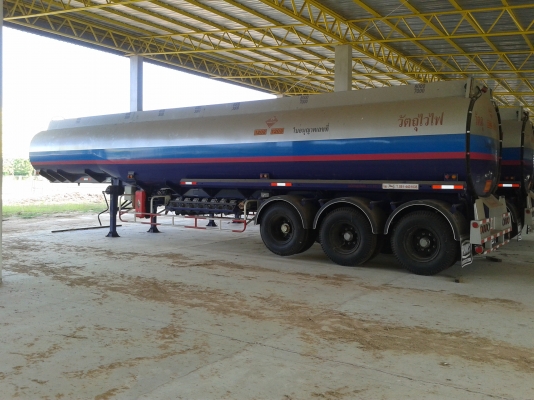 ขายรถกึ่งพ่วง3เพลาบรรทุกน้ำมัน