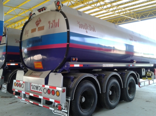 ขายรถกึ่งพ่วง3เพลาบรรทุกน้ำมัน