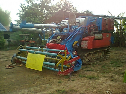 ขาย รถเกี่ยวศักดิ์พัฒนาภาคกลาง อุ้ม 2.5 ตัน เครื่อง 6HH1 210 แรงม้า สภาพพร้อมใช้งาน