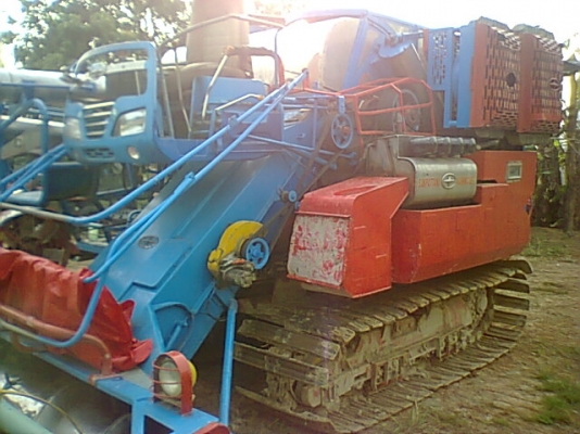 ขาย รถเกี่ยวศักดิ์พัฒนาภาคกลาง อุ้ม 2.5 ตัน เครื่อง 6HH1 210 แรงม้า สภาพพร้อมใช้งาน