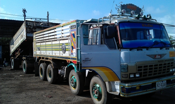 ขายรถ12ล้อดั๊มแม่กับลูกรถสวยพร้อมพร้อมใช้งาน