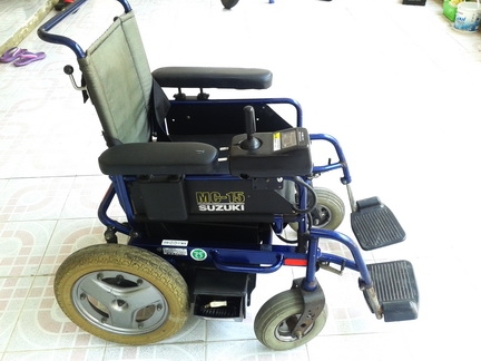 ขายด่วนๆขาดทุนยับ wheel chair ไฟฟ้าเพิ่งมาจากญี่ปุ่น สำหรับคนแก่หรือคนพิการ