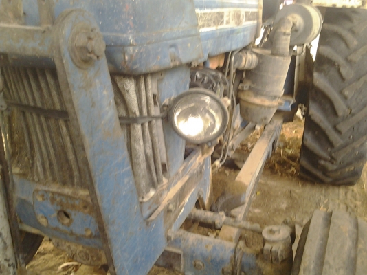 ขายรถแทรกเตอร์ 6610 เสื้อลาย