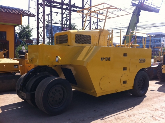 ขายด่วนรถบดล้อยาง7ล้อWATANABE WP15WE พร้อมใช้ เล่มทะเบียน