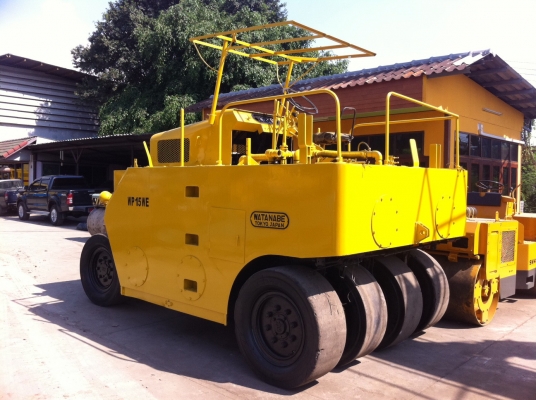 ขายด่วนรถบดล้อยาง7ล้อWATANABE WP15WE พร้อมใช้ เล่มทะเบียน