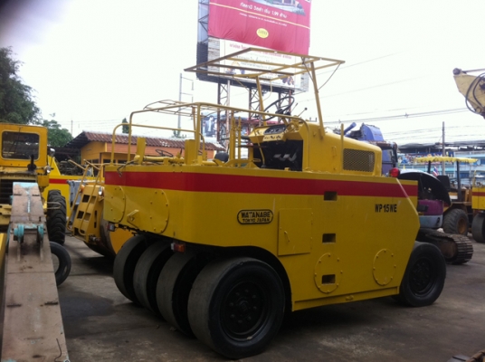 ขายด่วนรถบดล้อยาง7ล้อWATANABE WP15WE พร้อมใช้ เล่มทะเบียน