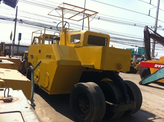 ขายด่วนรถบดล้อยาง7ล้อWATANABE WP15WE พร้อมใช้ เล่มทะเบียน