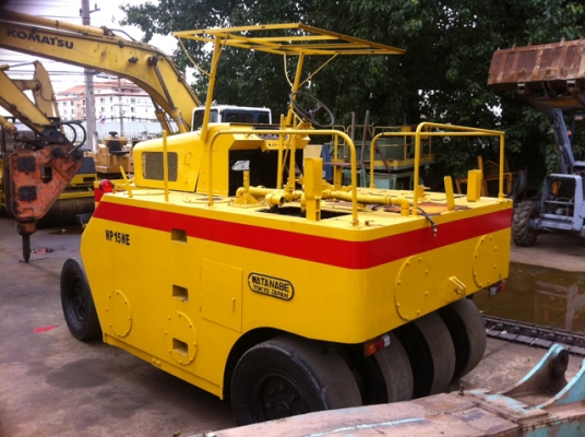 ขายด่วนรถบดล้อยาง7ล้อWATANABE WP15WE พร้อมใช้ เล่มทะเบียน