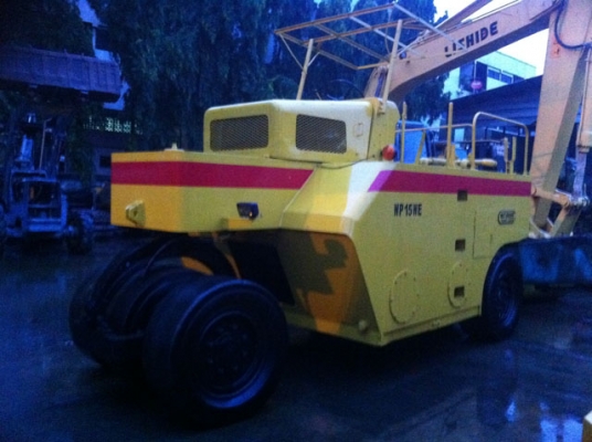 ขายด่วนรถบดล้อยาง7ล้อWATANABE WP15WE พร้อมใช้ เล่มทะเบียน