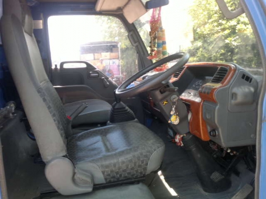 รถอิซูซุ 6 ล้อ รั่ว 175 แรงม้า  ปี 50   สนใจติดต่อ 081 - 6079515