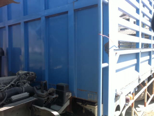 รถอิซูซุ 6 ล้อ รั่ว 175 แรงม้า  ปี 50   สนใจติดต่อ 081 - 6079515